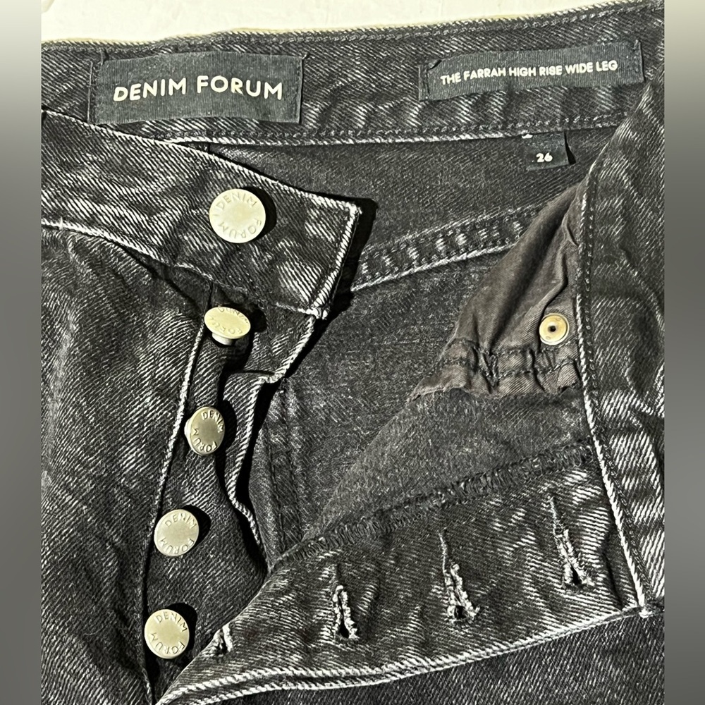 Aritzia Denim Forum - The Farrah High Rise Wide Leg jeans size 26
